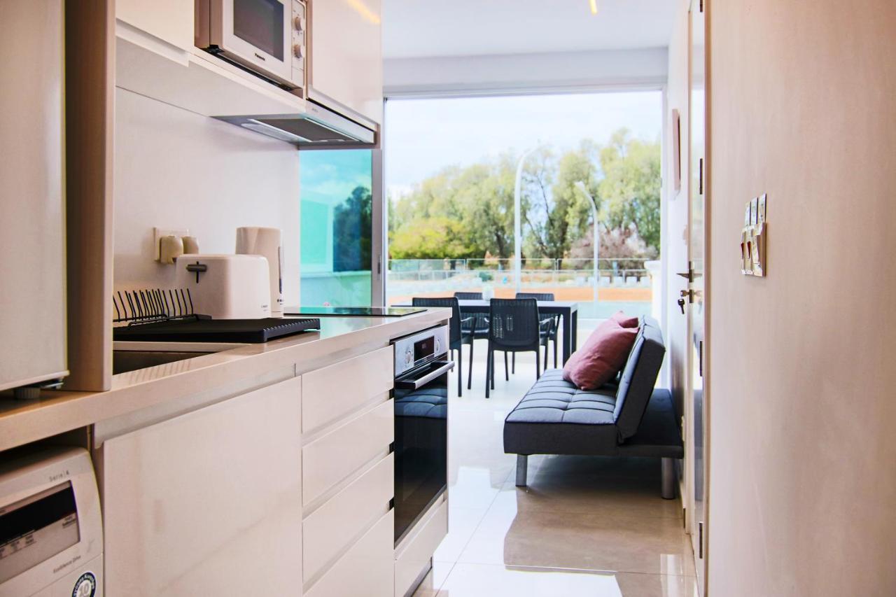 Phaedrus Living - Seaside Luxury Flat Harbour 105 Appartement Paphos Buitenkant foto