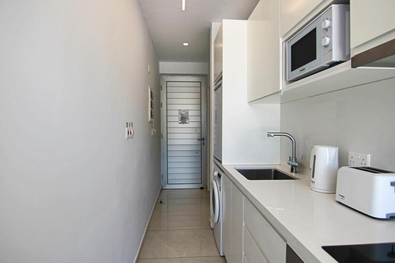 Phaedrus Living - Seaside Luxury Flat Harbour 105 Appartement Paphos Buitenkant foto