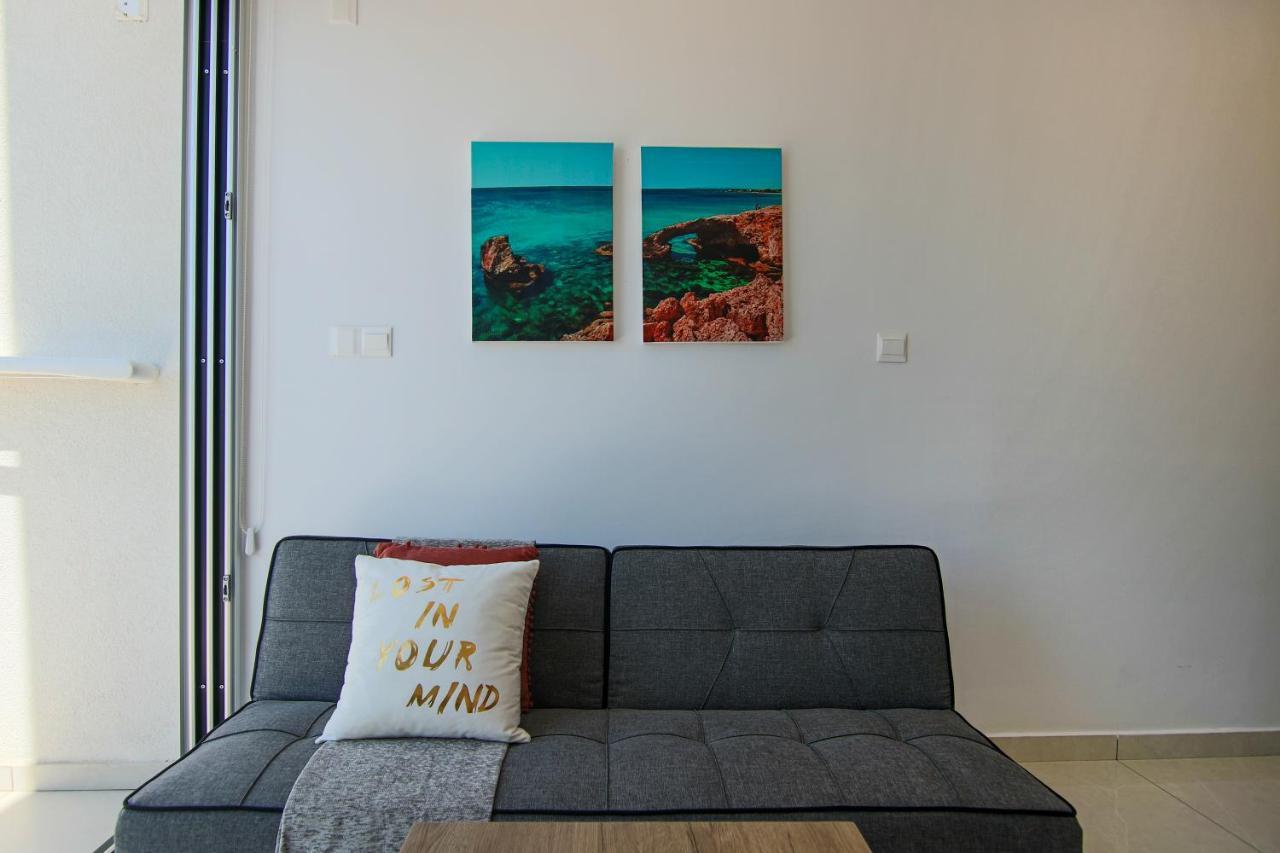 Phaedrus Living - Seaside Luxury Flat Harbour 105 Appartement Paphos Buitenkant foto